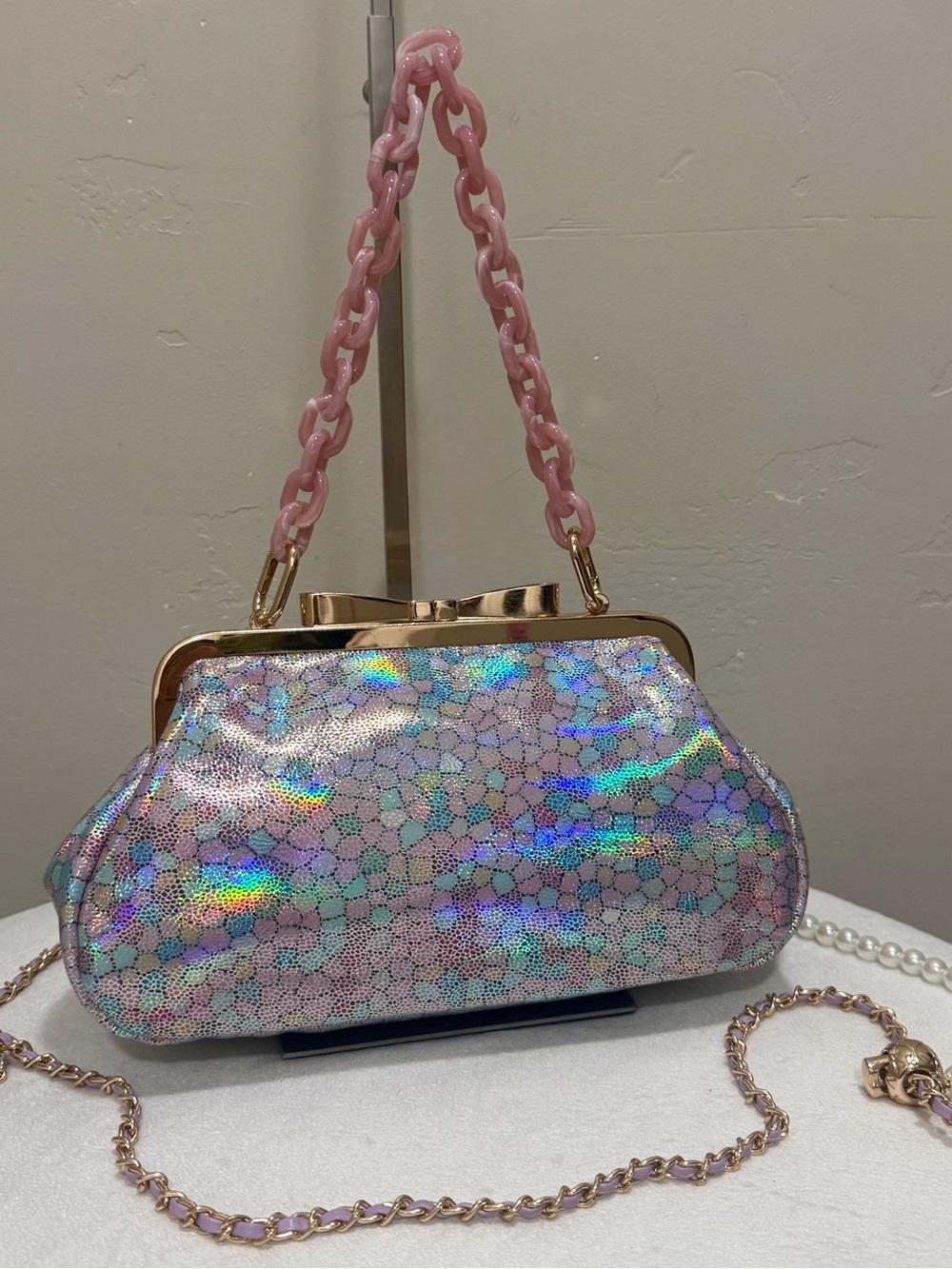 Stunning Iridescent Handmade Genuine Leather Bow Shaped Kisslock Clutch Bag